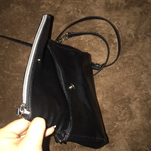 BLACK KENNETH COLE CROSSBODY - Picture 4 of 4